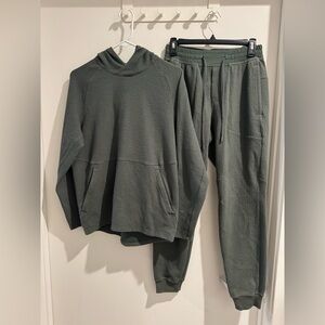 Lululemon At Ease Jogger Set Green Size Small